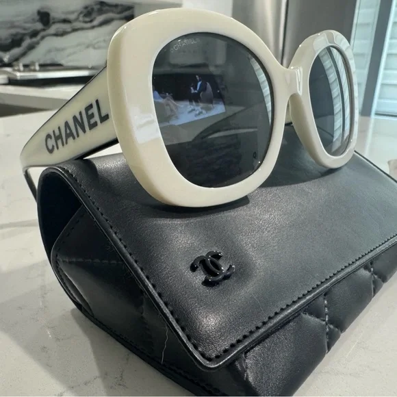 CHANEL Cream Sunglasses - Picture 1 of 6
